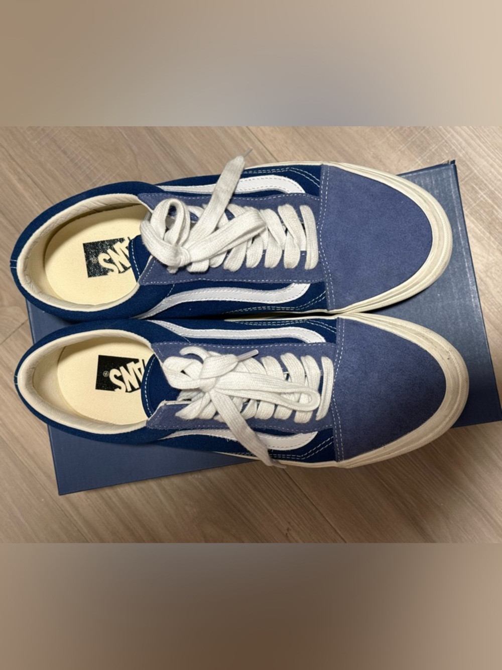 Vans Men's Blue and White Old Skool Skate Sneakers. Lx old school